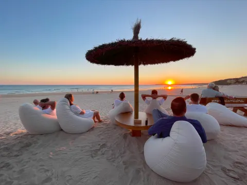 The 1xTEAM enjoying a beautiful sunset in silence